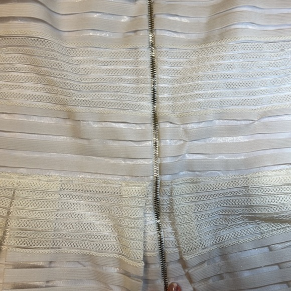 Bebe white striped fit and flare dress 👗Size L - Picture 4 of 4